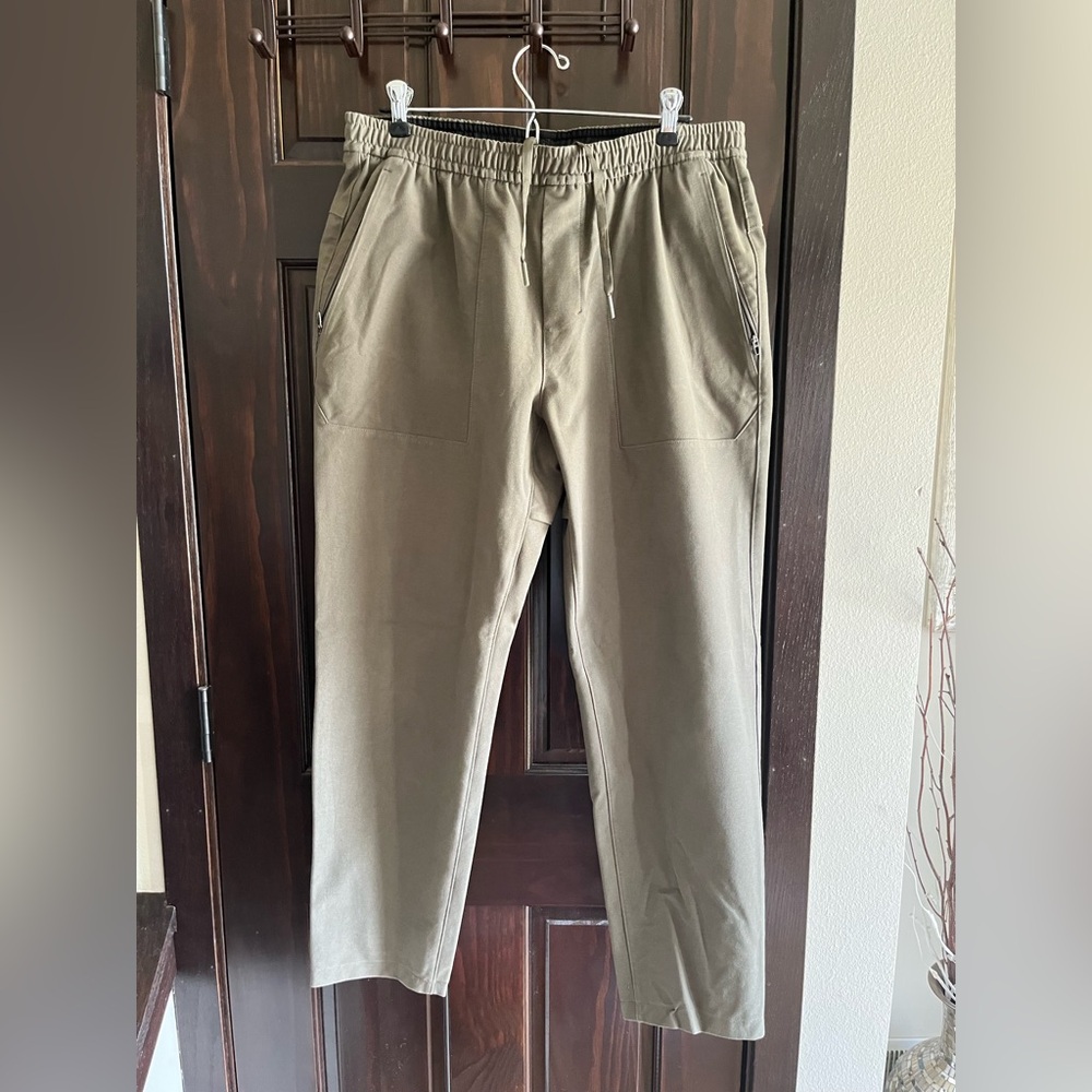 lululemon athletica Men's Olive Joggers